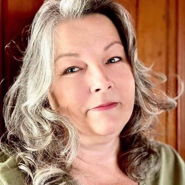 Jeannie James