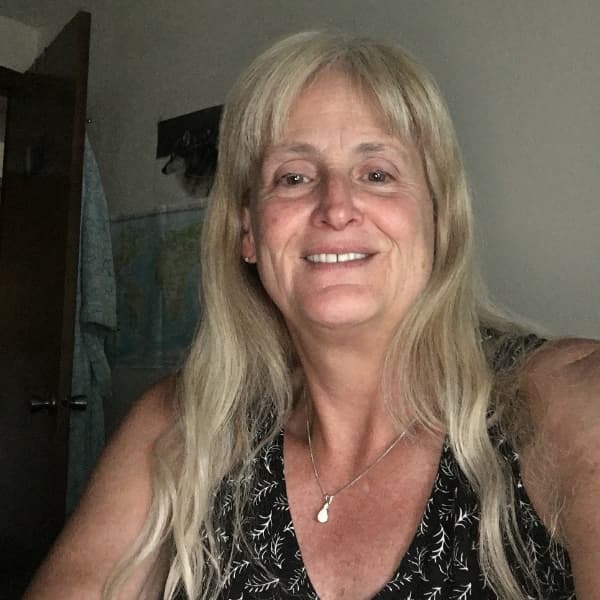 Cynthia A Battin